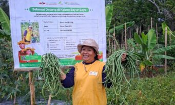 Bu Dewi, Petani Wanita yang Tak Berhenti Belajar Bertani